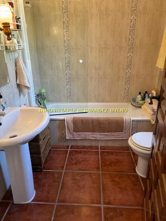 Bany de Casa o xalet en venda en Sequeros amb Calefacció, Jardí privat i Terrassa