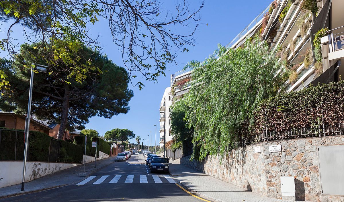 Vista exterior de Piso de alquiler en  Barcelona Capital con Aire acondicionado, Calefacción y Jardín privado
