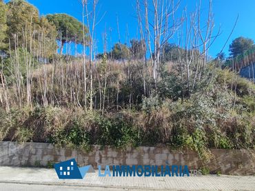 Lands and plots for sale in Sud