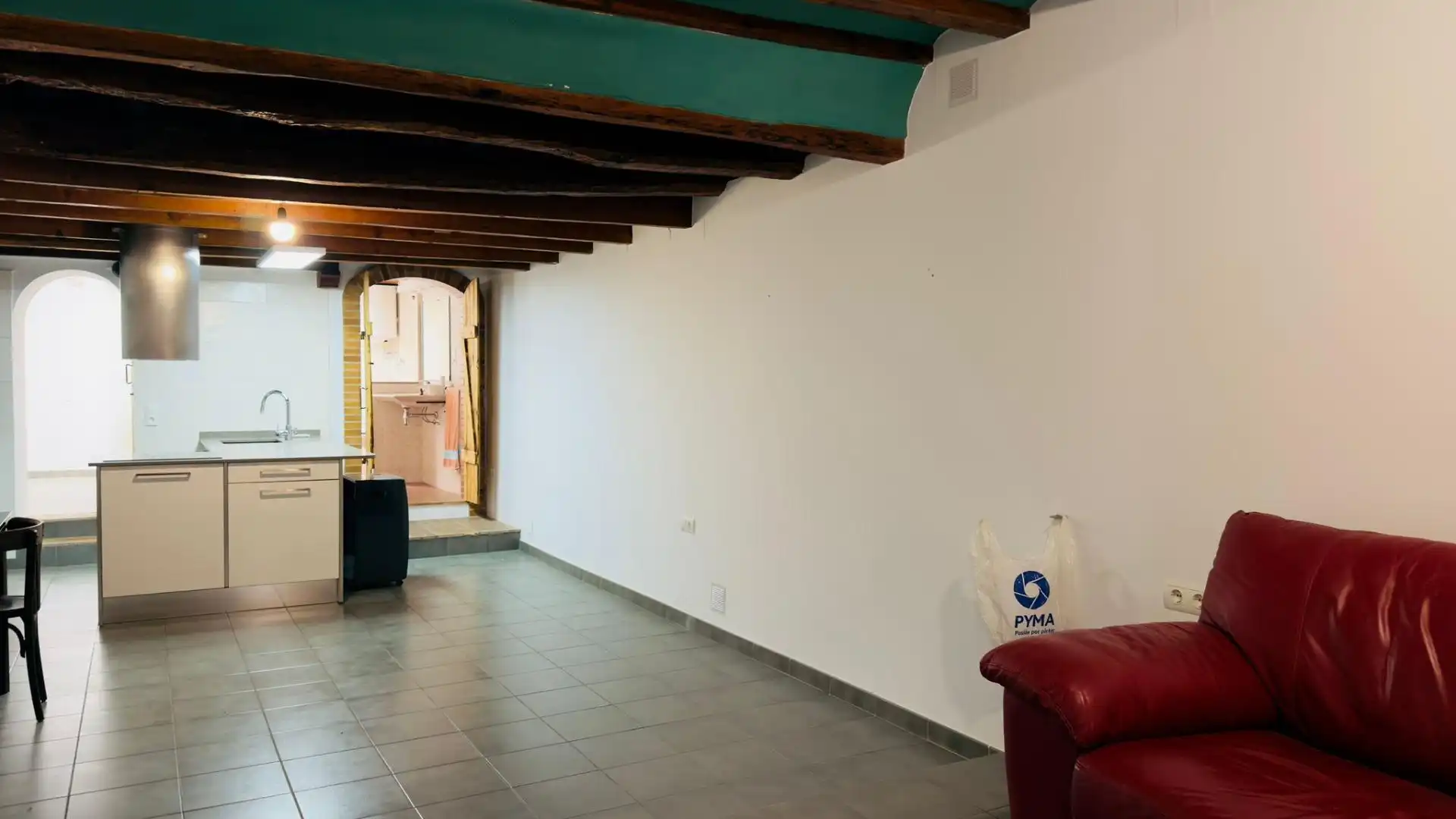 Piso en venta en Vilanova i la Geltrú con Terraza, Amueblado y Balcón