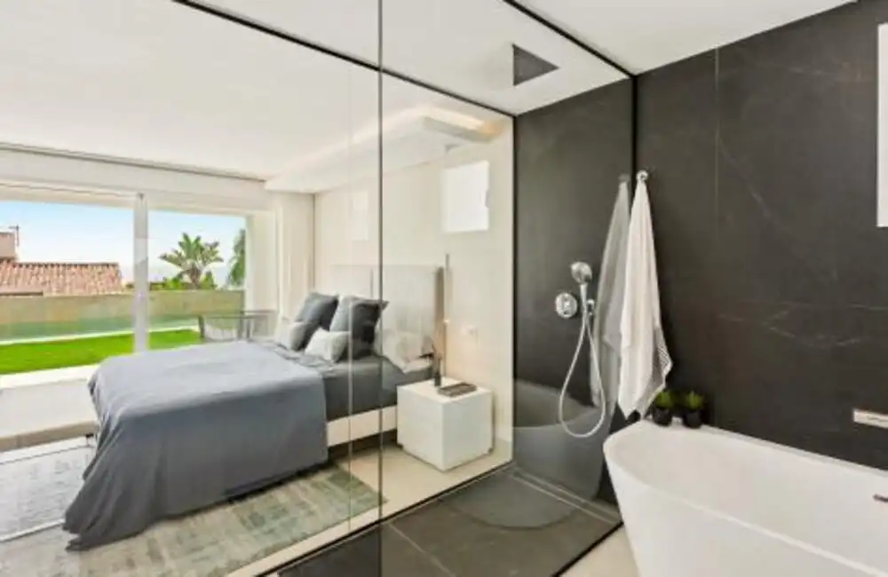 Baño de Casa o chalet en venta en Estepona con Aire acondicionado, Jardín privado y Terraza