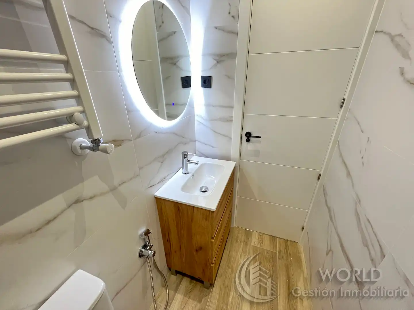 Badezimmer von Wohnung zum Verkauf in Madrid mit Klimaanlage, Heizung und Möbliert