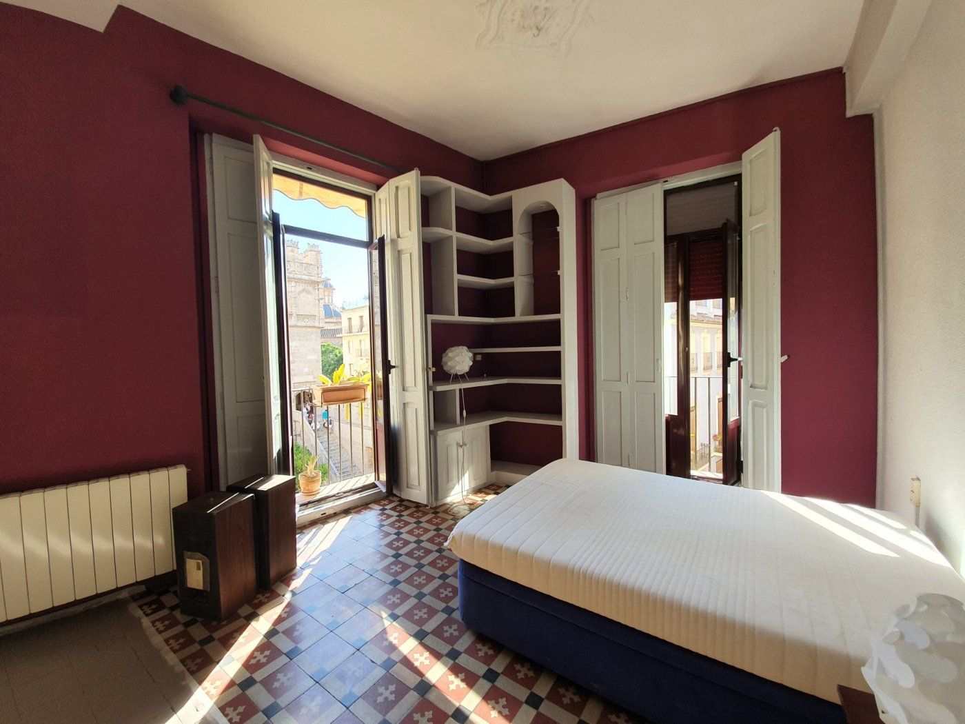 Habitación de Piso de alquiler en  Valencia Capital con Aire acondicionado, Calefacción y Trastero