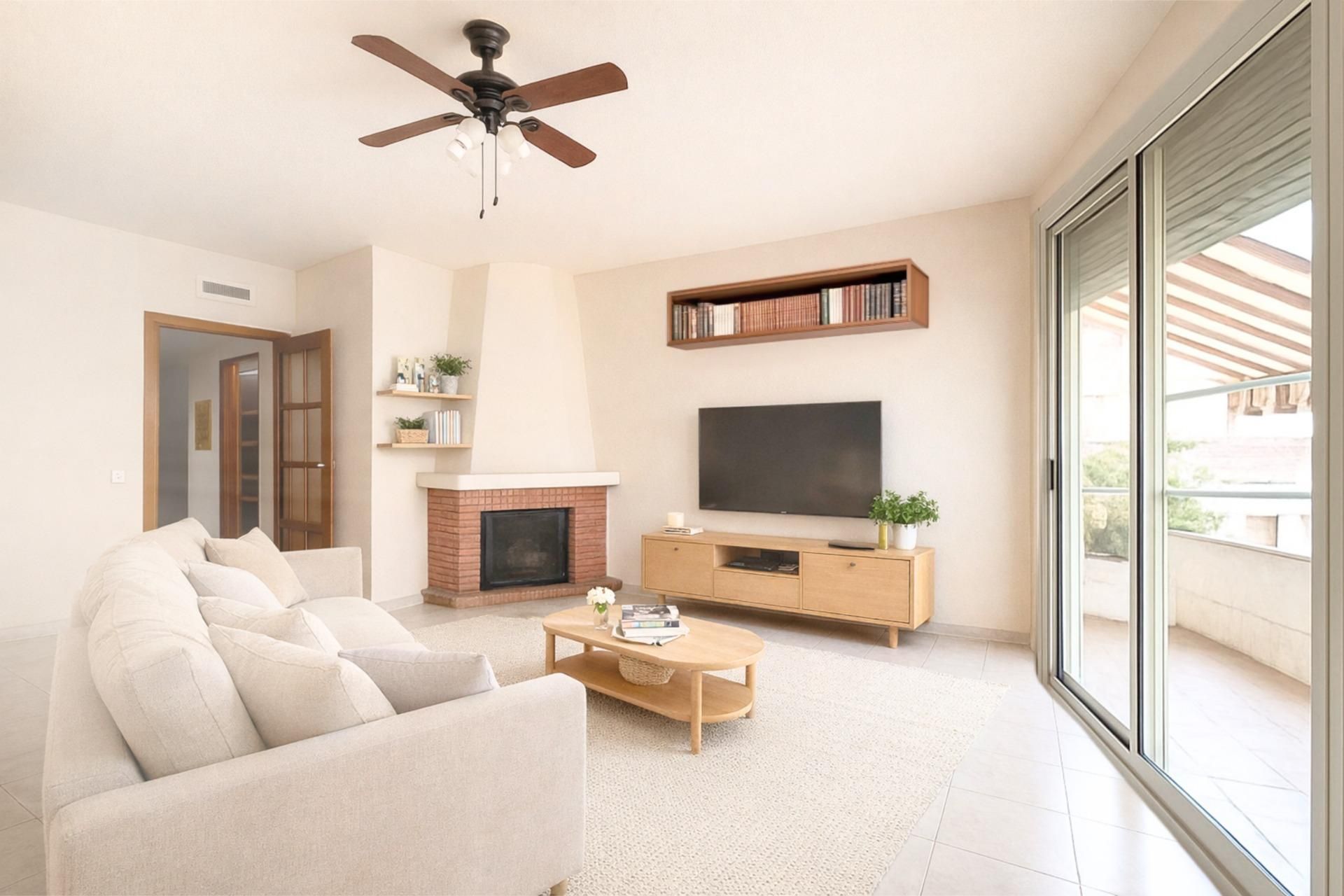 Sala d'estar de Àtic en venda en Sitges amb Aire condicionat, Terrassa i Traster