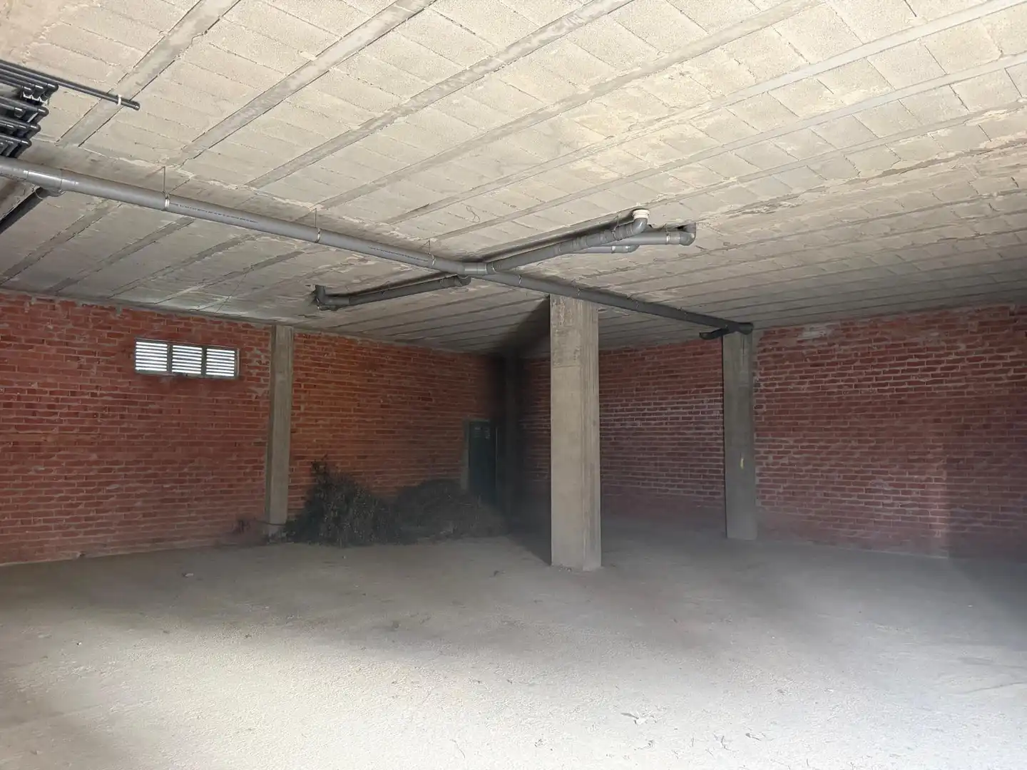 Local comercial en venta en A Malata - Catabois - Ciudad Jardín