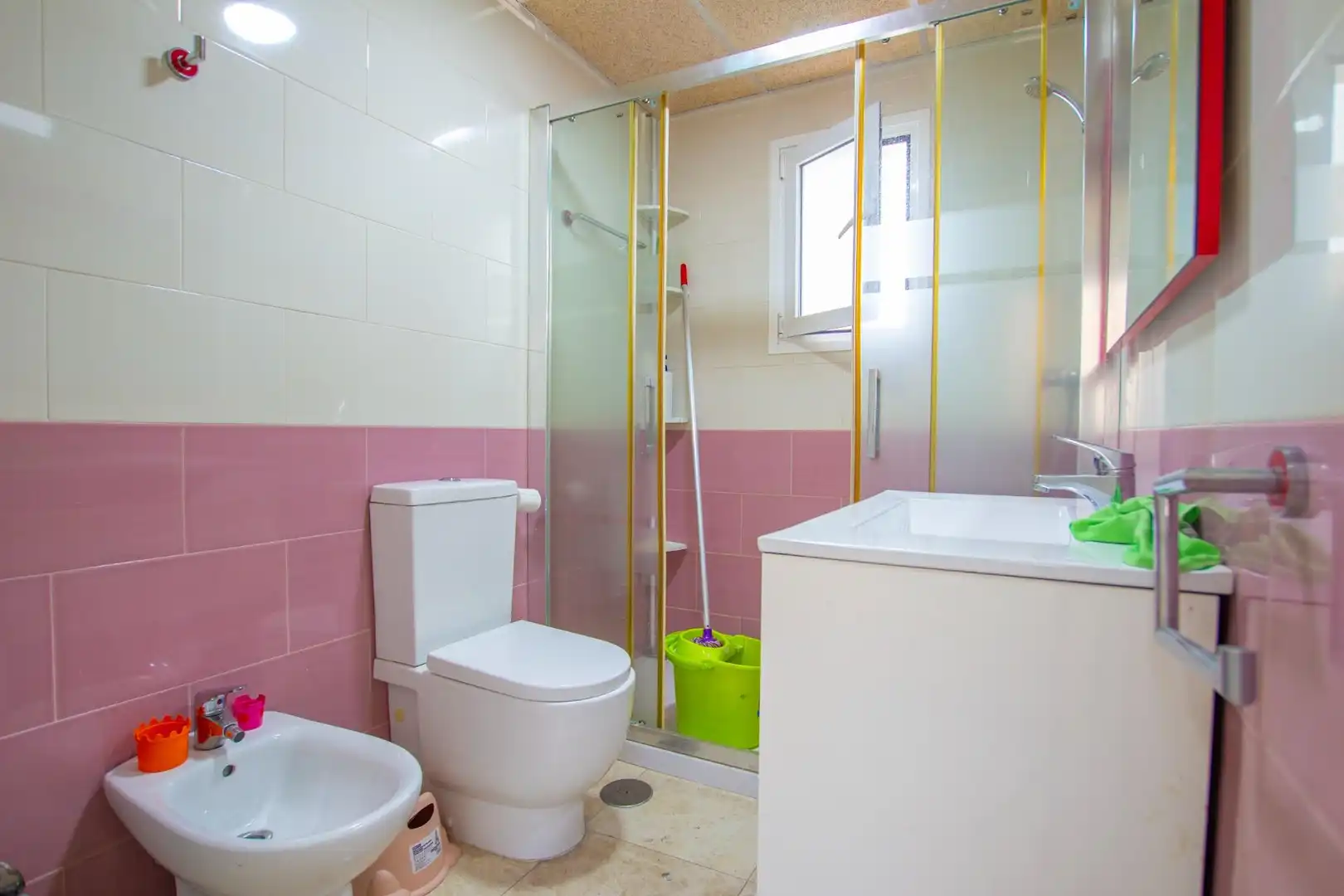 Bathroom of Flat for sale in Casco Antiguo