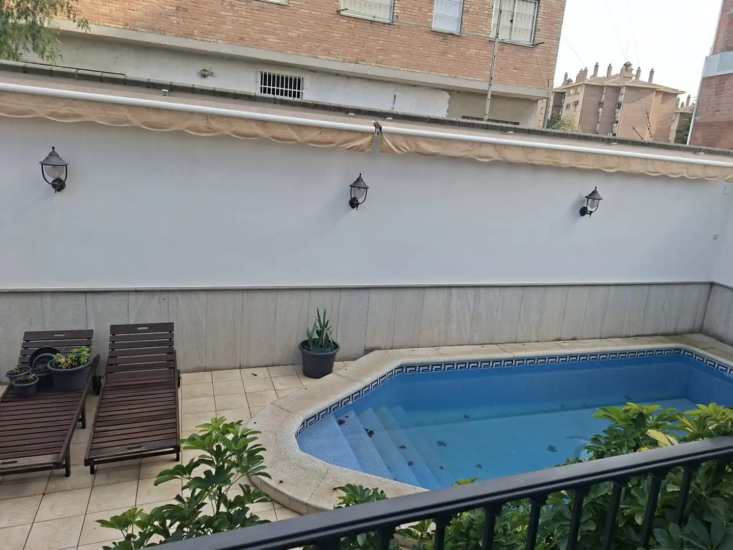 Piscina de Casa adosada en venta en Granada con Aire acondicionado, Calefacción y Parquet