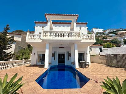 Vista exterior de Casa o xalet en venda en Salobreña amb Terrassa i Piscina