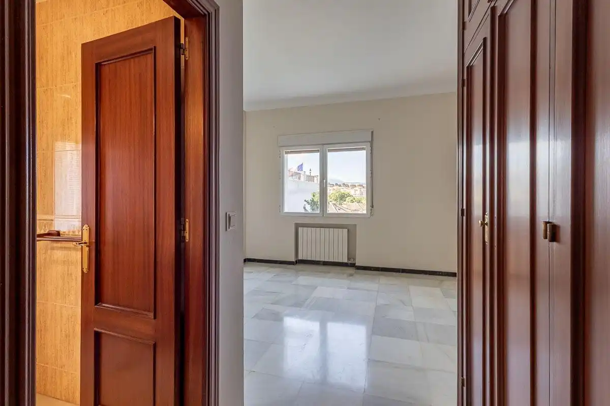 Bedroom of Flat for rent in Granada  with Air Conditioner and Heating