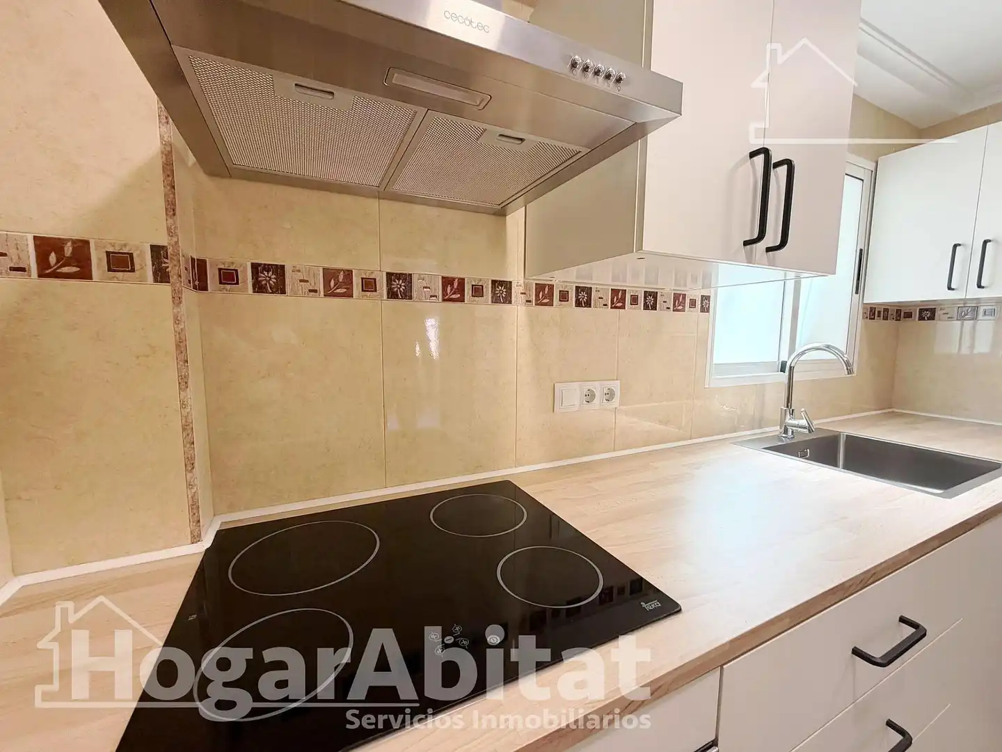 Cuina de Pis en venda en Paterna amb Aire condicionat i Balcó