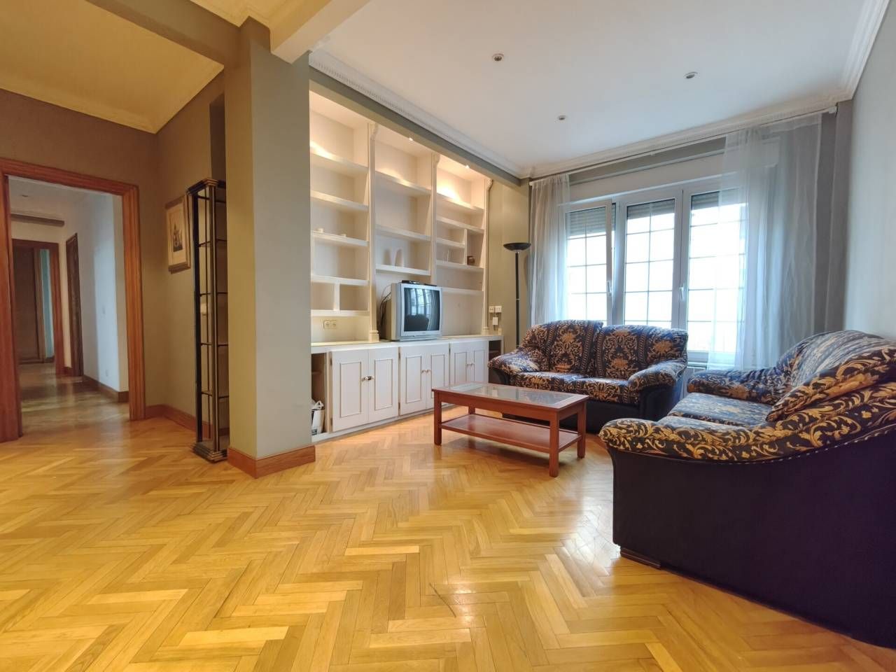 Sala d'estar de Pis en venda en Bilbao  amb Calefacció