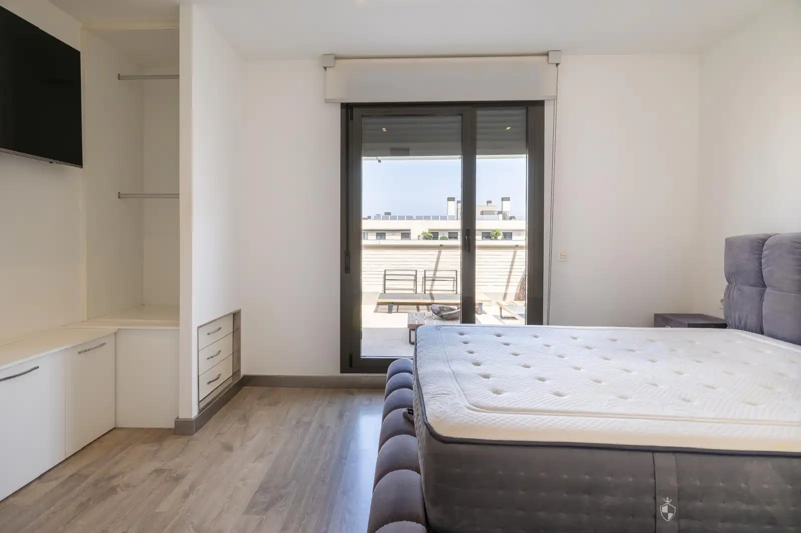 Schlafzimmer von Dachboden zur Miete in Torremolinos mit Klimaanlage, Terrasse und Möbliert