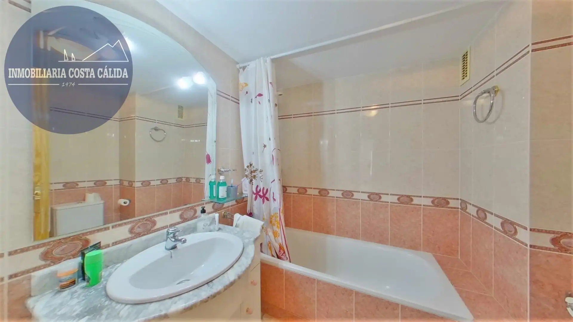 Baño de Piso en venta en Águilas con Terraza, Horno y Balcón
