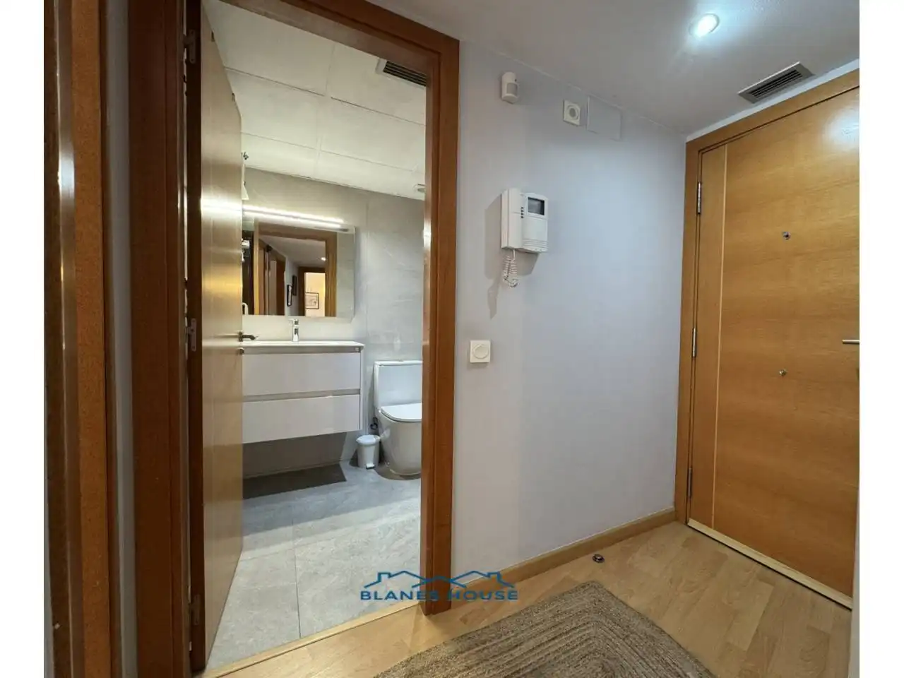 Bathroom of Flat for sale in Blanes  with Air Conditioner, Heating and Parquet flooring
