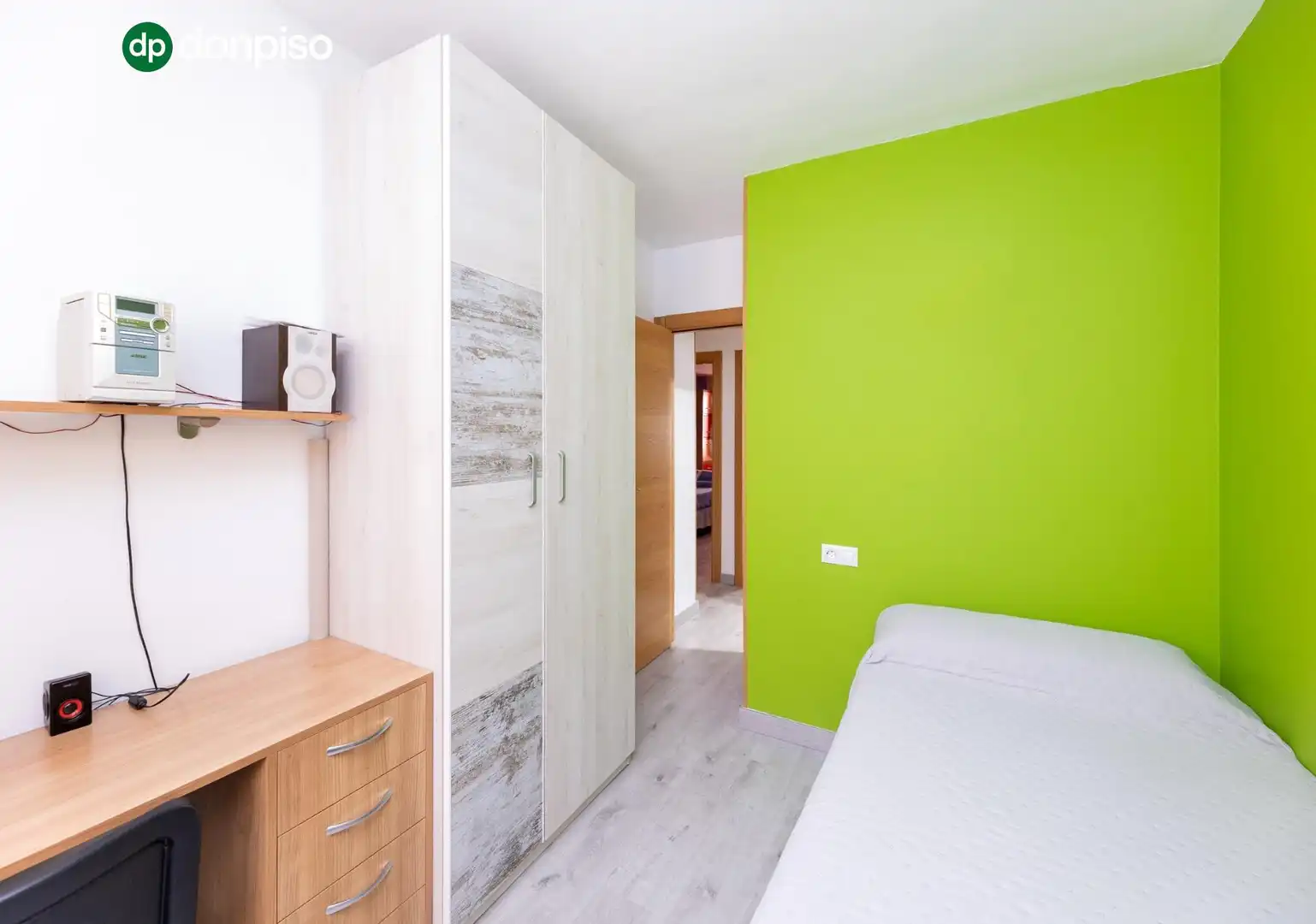 Bedroom of Flat for sale in Granada  with Air Conditioner, Heating and Storage room