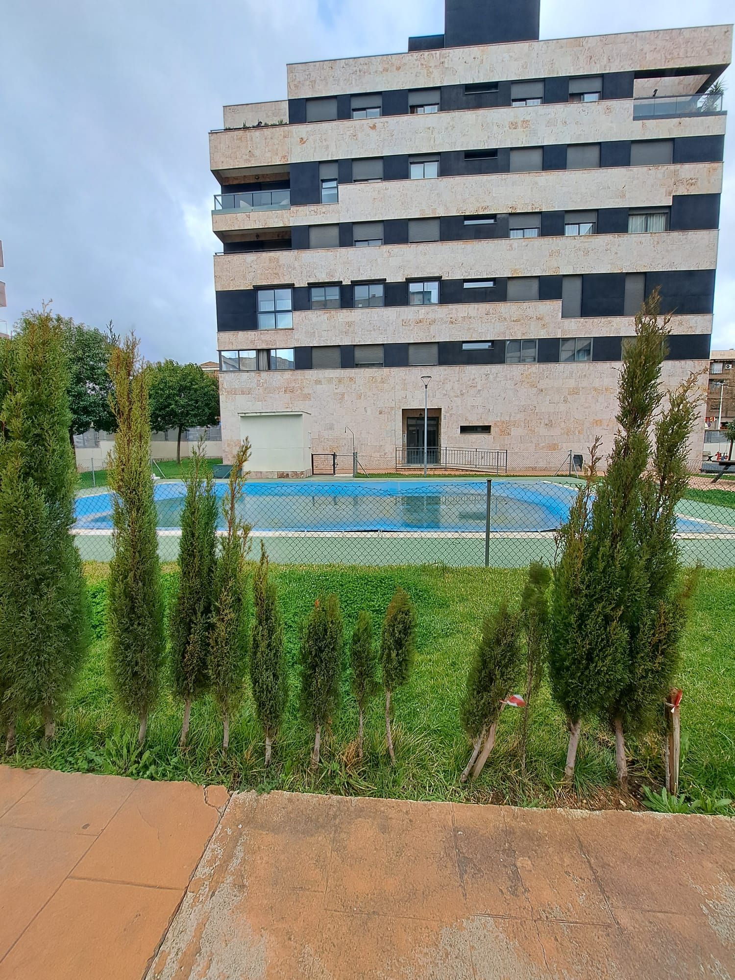 Piscina de Pis en venda en Puertollano amb Aire condicionat, Calefacció i Moblat