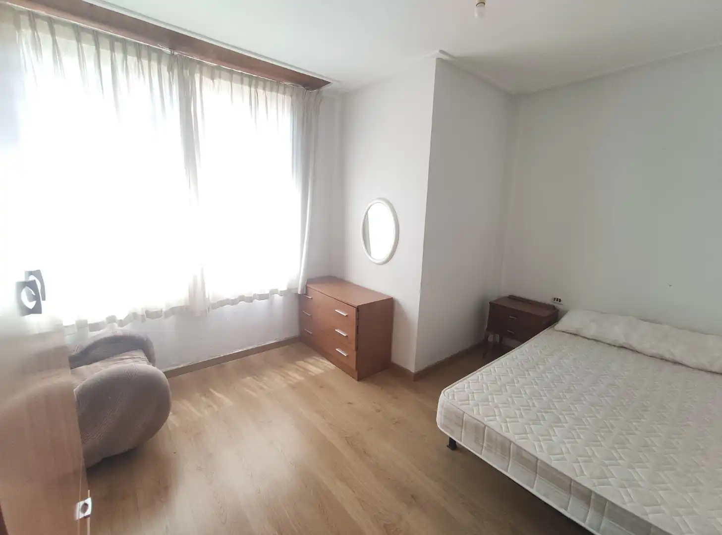 Schlafzimmer von Wohnung zur Miete in Ourense Capital  mit Heizung, Möbliert und Ofen