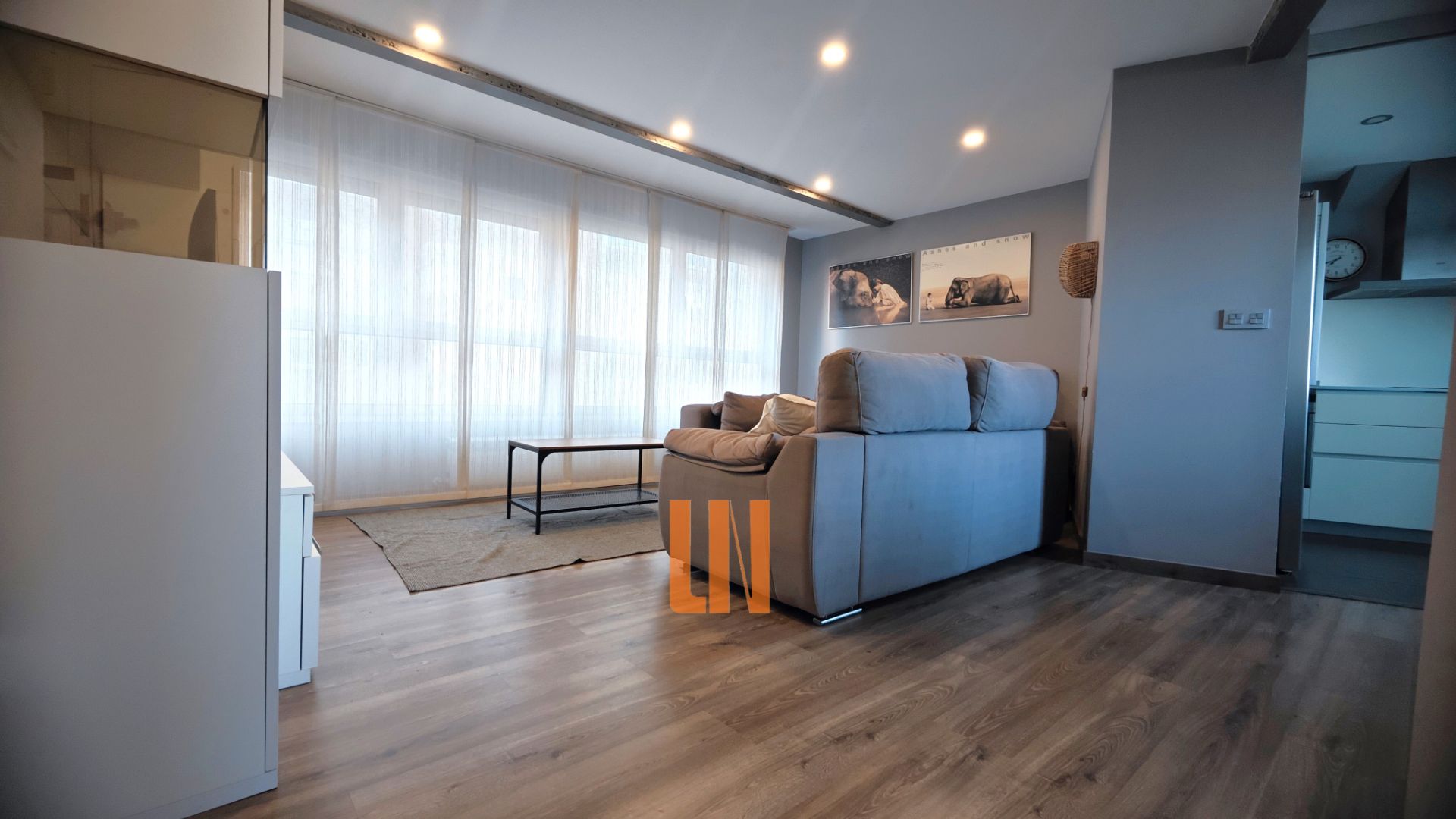 Living room of Flat to rent in A Coruña Capital   with Heating, Parquet flooring and Furnished