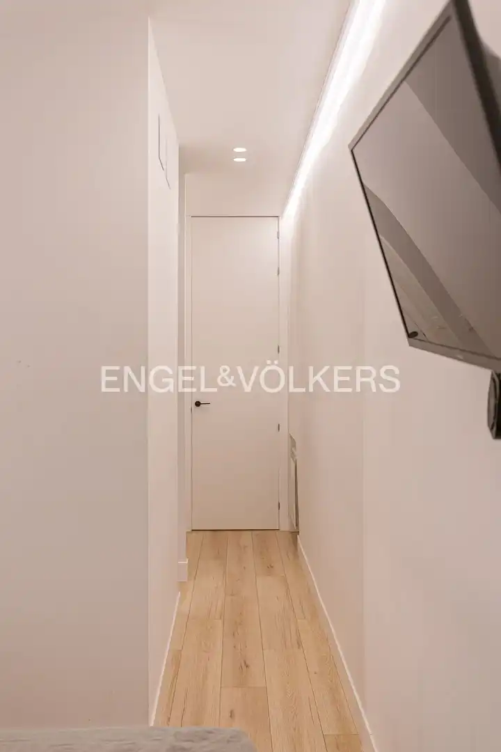 Flat for rent in Madrid  with Air Conditioner, Heating and Furnished