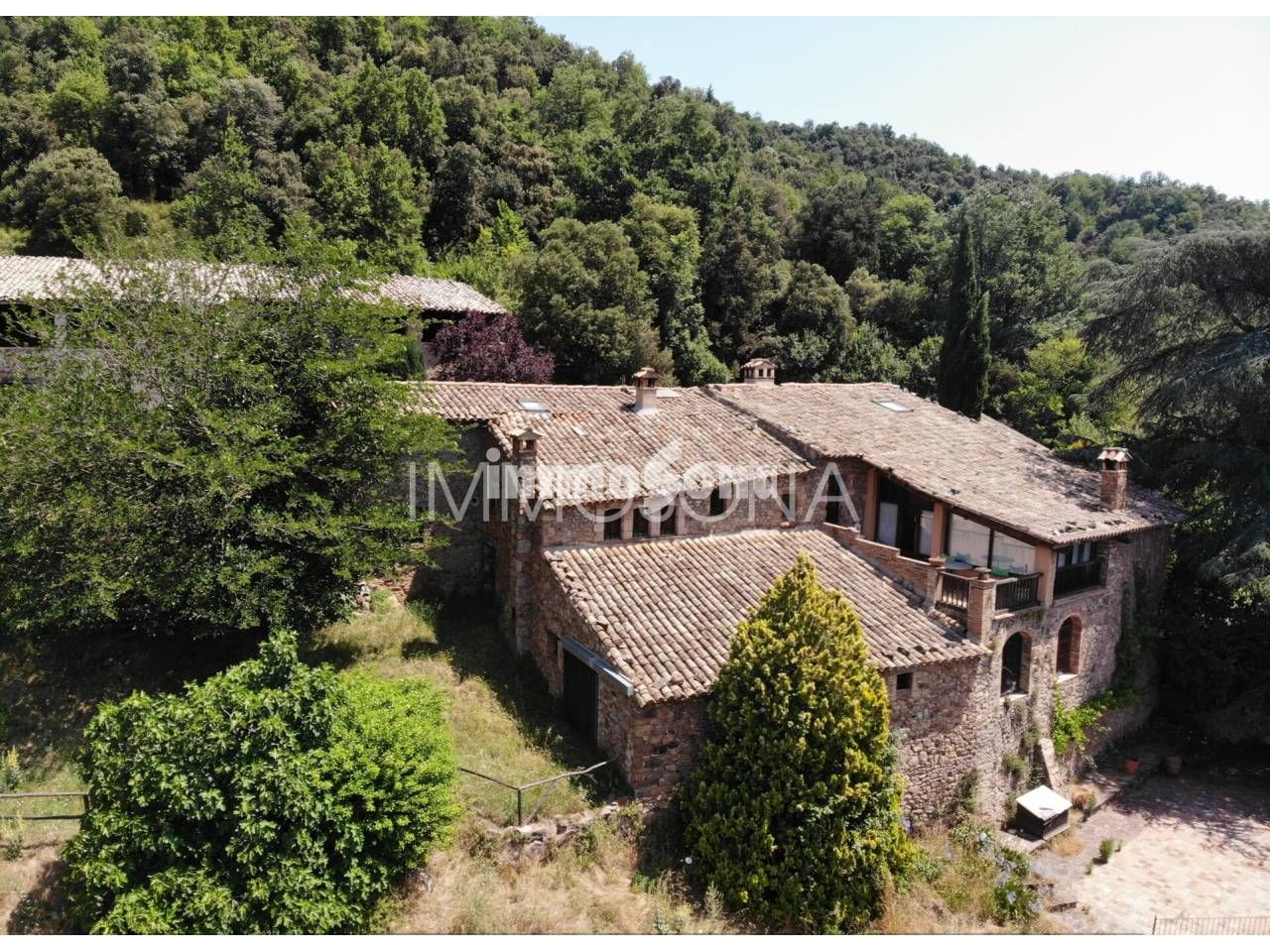 Vista exterior de Finca rústica en venda en Viladrau amb Calefacció, Jardí privat i Moblat