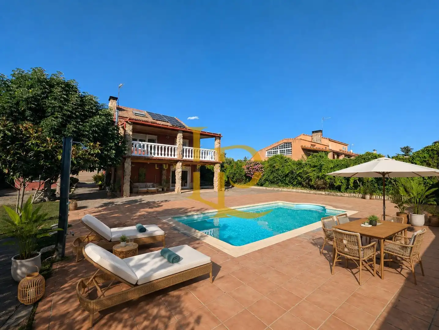 Vista exterior de Casa o chalet en venta en El Casar con Aire acondicionado, Jardín privado y Terraza