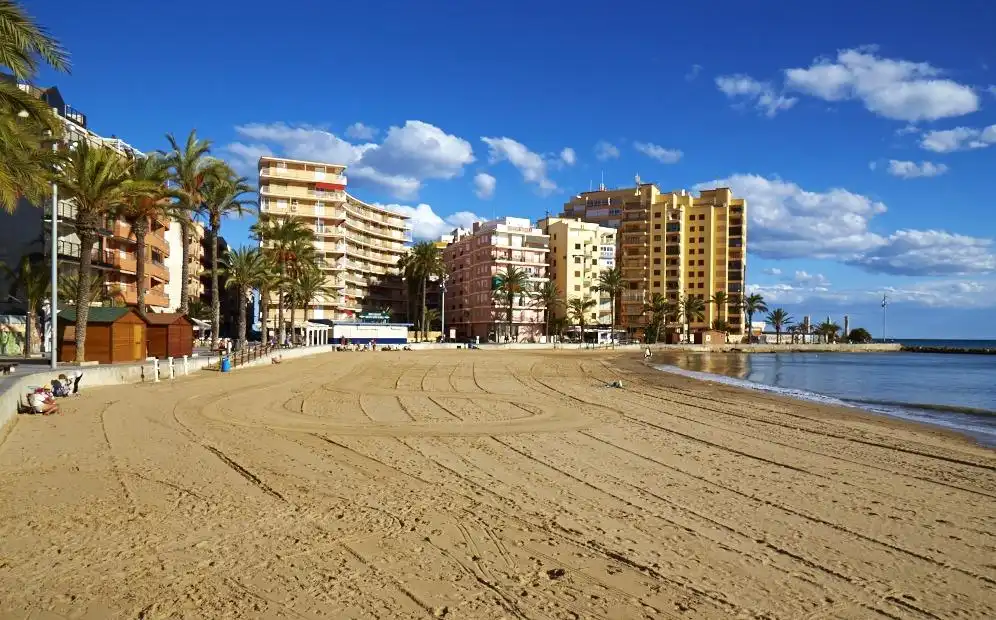 Außenansicht von Wohnungen zum Verkauf in Torrevieja mit Heizung, Terrasse und Möbliert