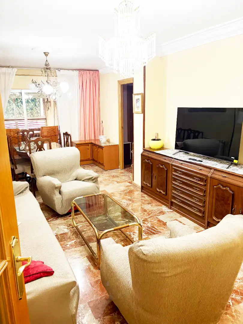 Sala d'estar de Pis de lloguer en Granada amb Calefacció, Moblat i Forn