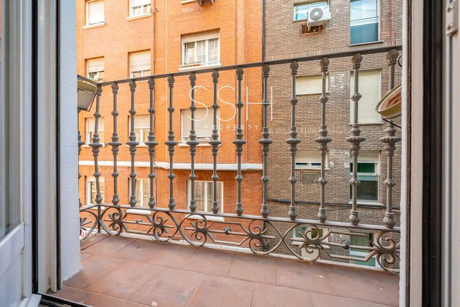 Terrassa de Pis de lloguer en Madrid amb Aire condicionat, Calefacció i Moblat