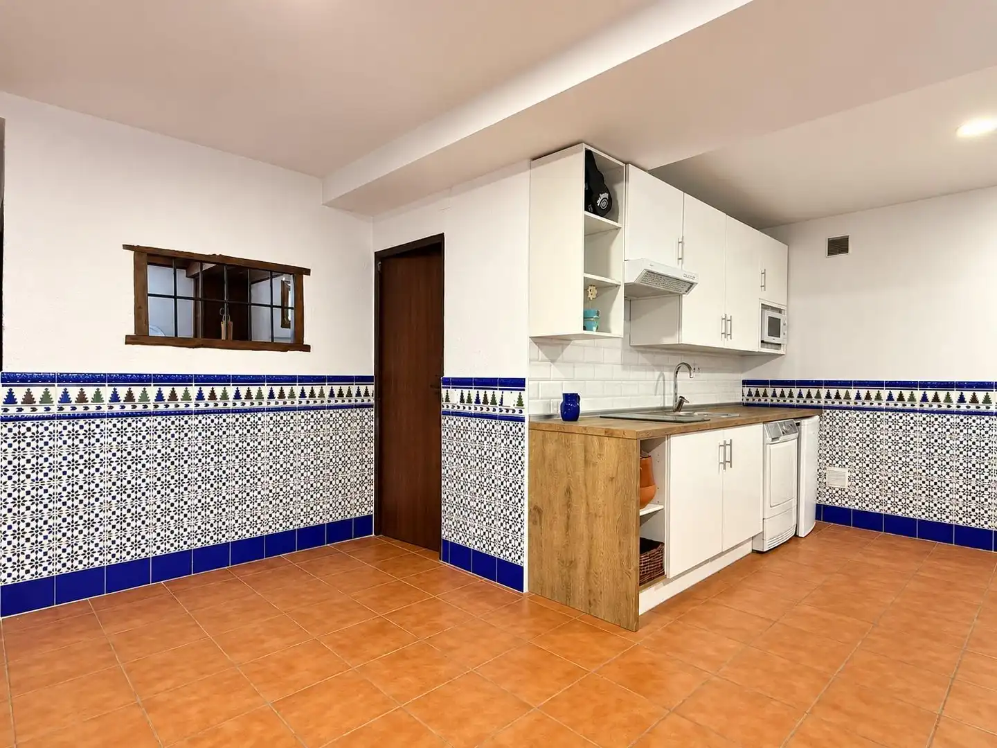 Kitchen of Houses for sale in Chiloeches, Guadalajara