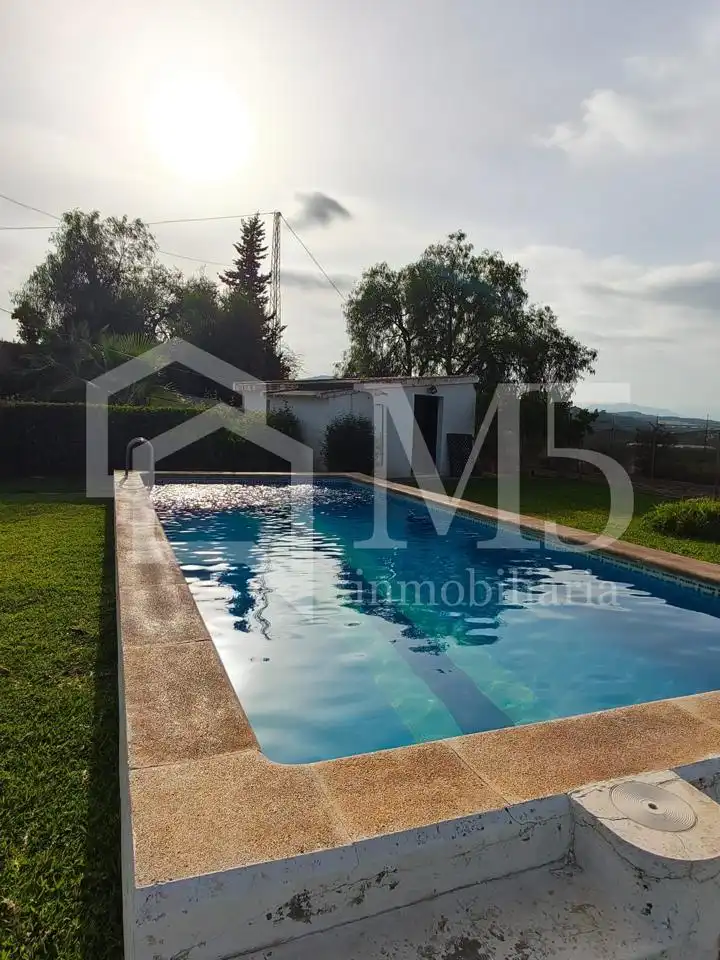 Piscina de Finca rústica en venta en Vélez-Málaga con Piscina