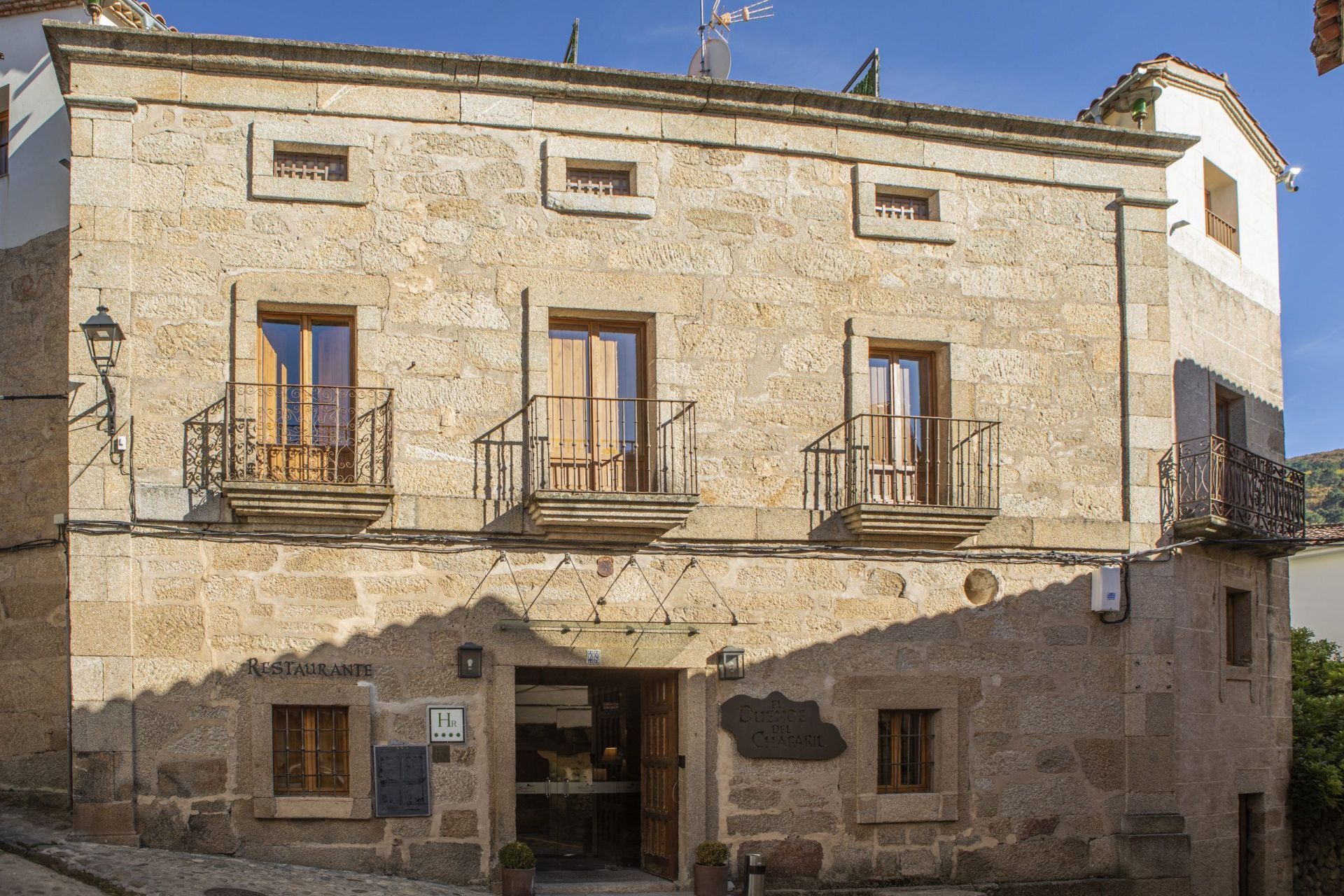 Exterior view of Building for sale in San Martín de Trevejo