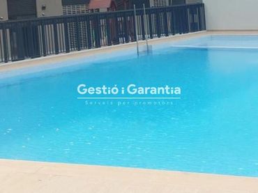 Pis amb piscina en venda a Foneria