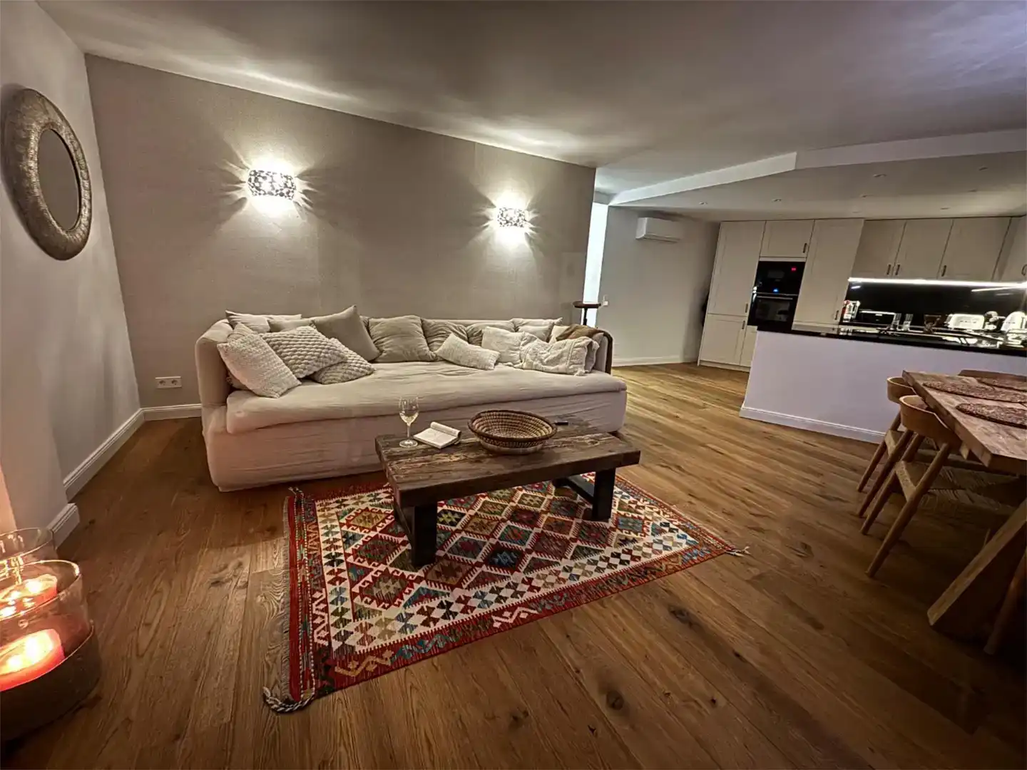 Sala d'estar de Pis en venda en Estepona amb Aire condicionat i Balcó