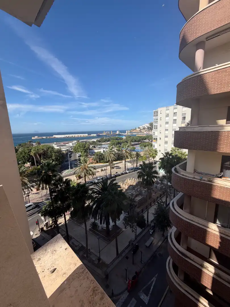 Vista exterior de Àtic en venda en Ceuta amb Aire condicionat, Terrassa i Traster