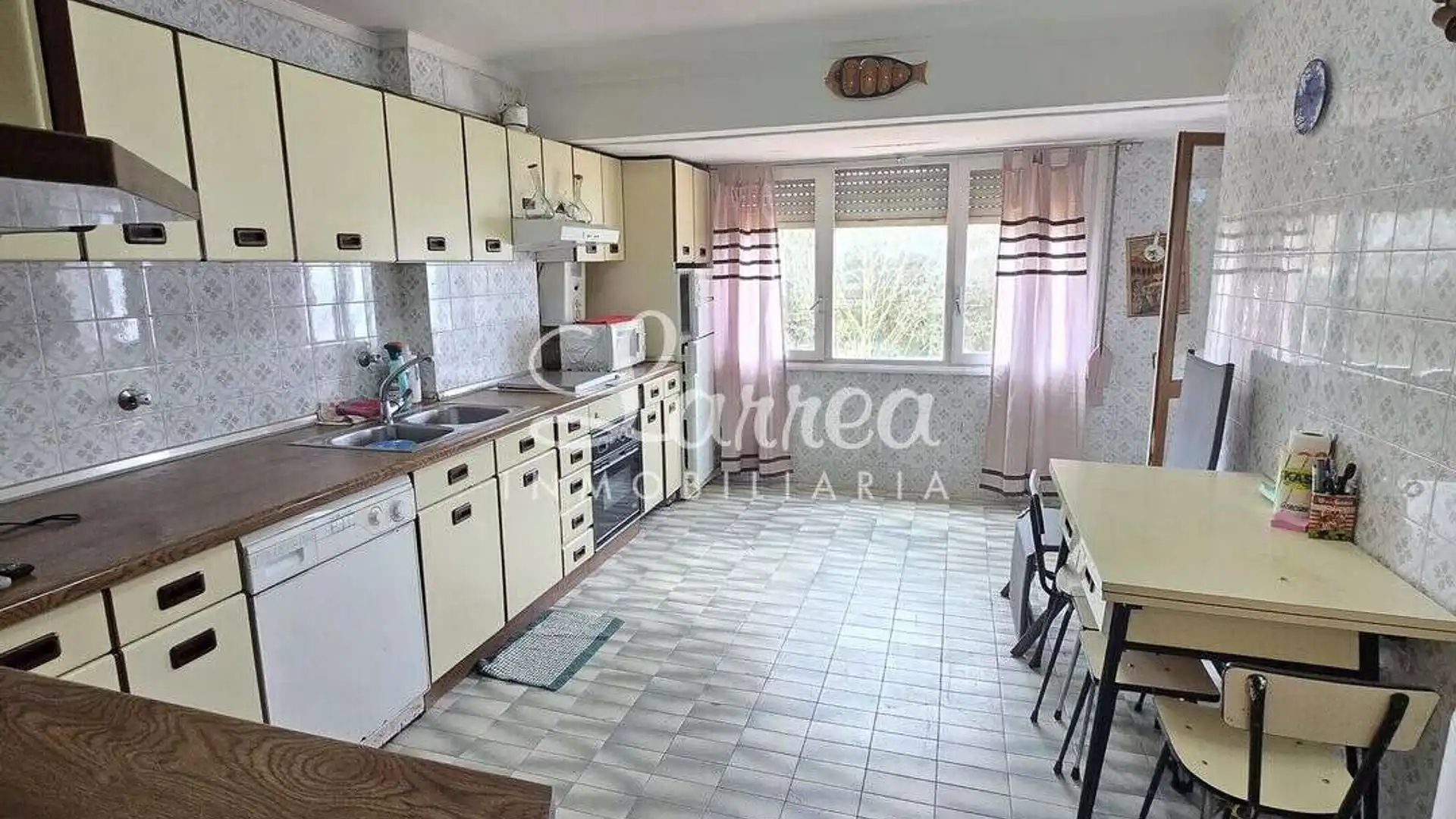 Cocina de Piso en venta en Amorebieta-Etxano con Trastero y Balcón