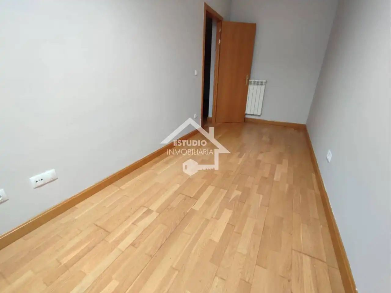 Dormitori de Dúplex en venda en Navarrete amb Calefacció i Parquet