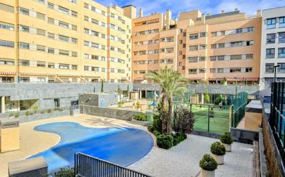 Swimming pool of Flat for sale in  Madrid Capital  with Air Conditioner, Terrace and Swimming Pool