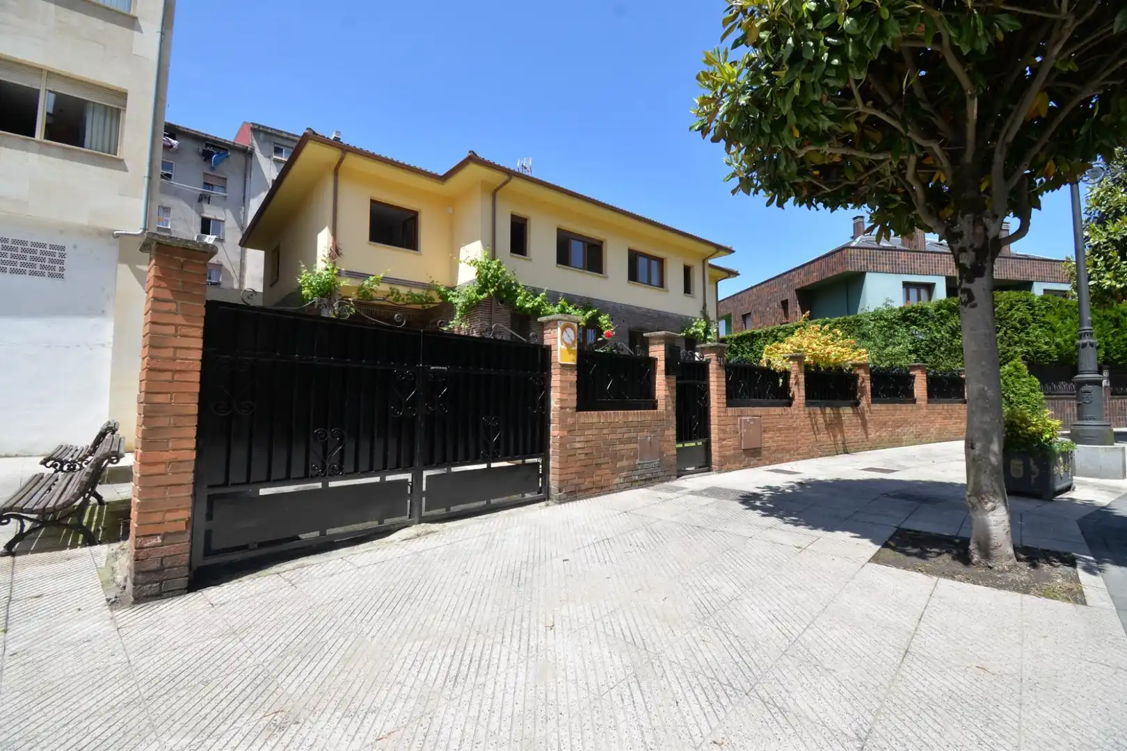 Exterior view of Houses for rent in Oviedo   with Terrace and Storage room