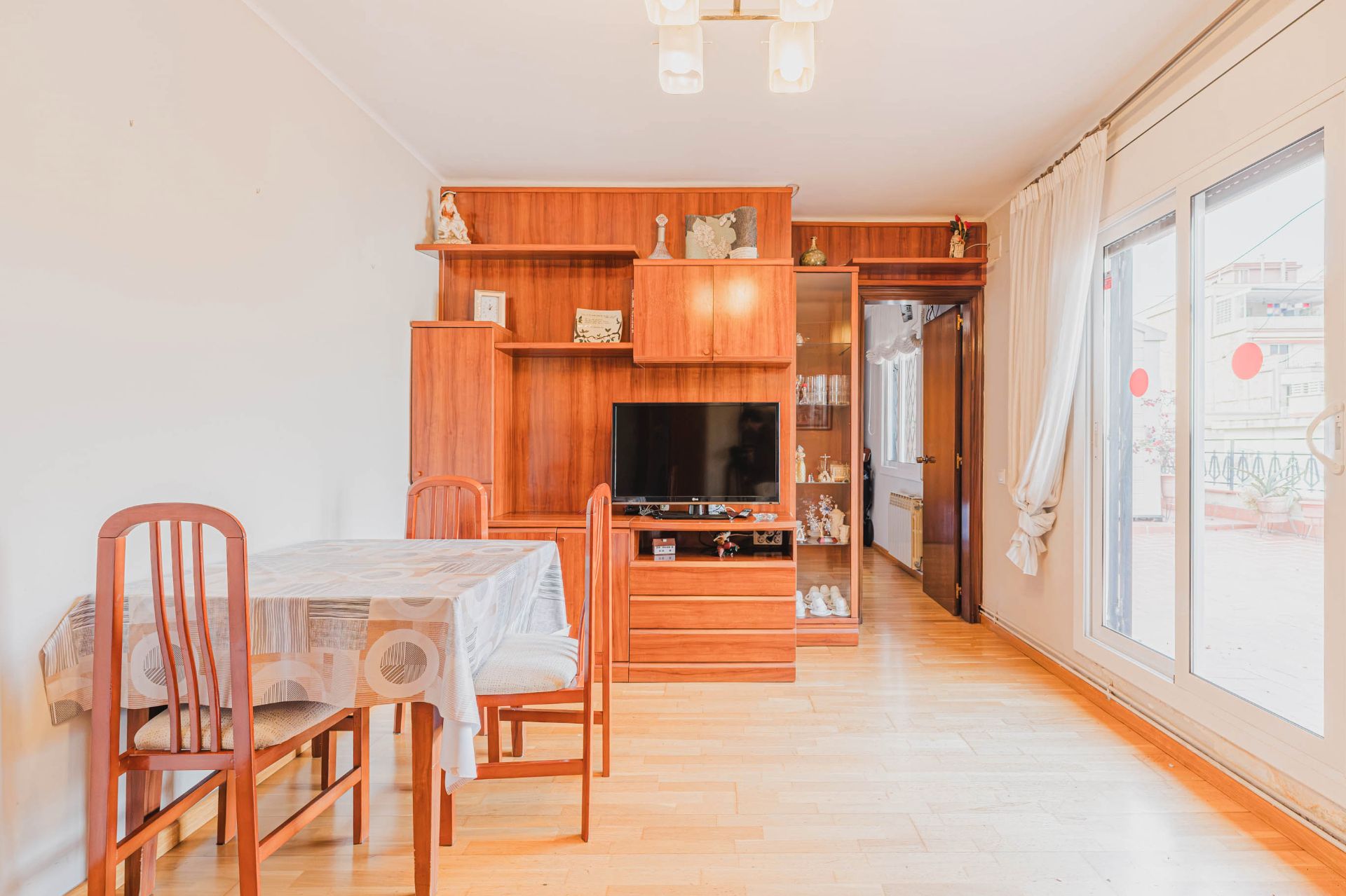Sala d'estar de Àtic en venda en L'Hospitalet de Llobregat amb Aire condicionat, Calefacció i Parquet