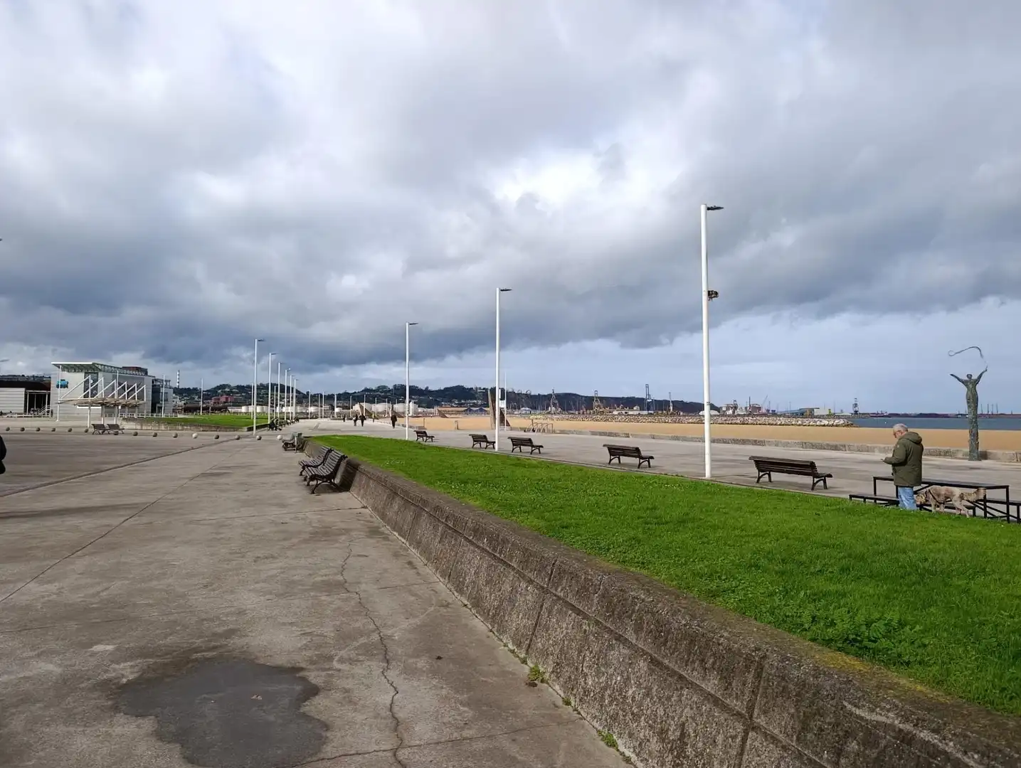 Vista exterior de Pis en venda en Gijón  amb Calefacció