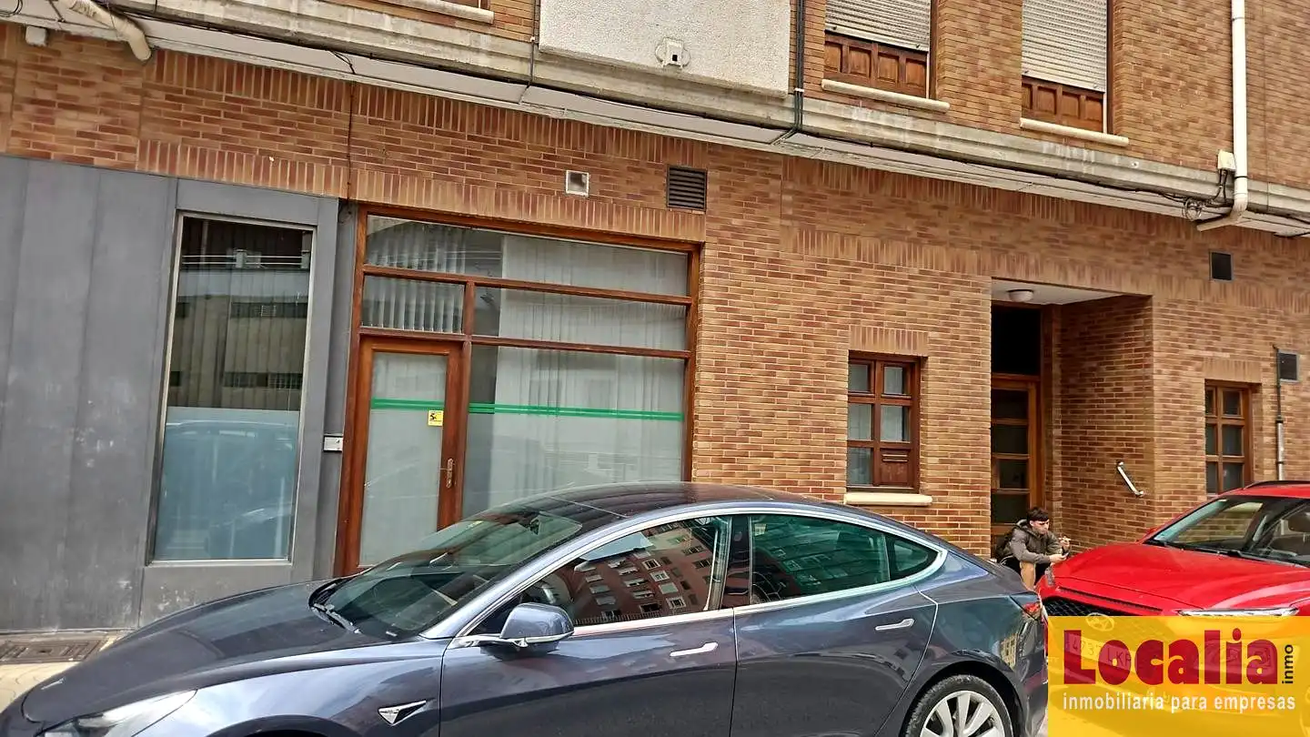 Parking of Commercial properties for rent in Torrelavega 