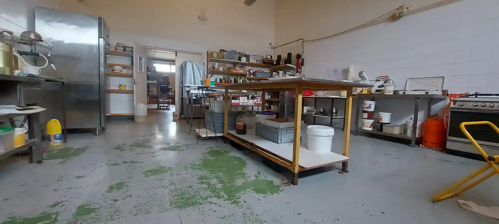Cocina de Nave industrial de alquiler en El Perelló