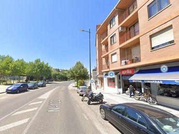 Pis amb balcó en venda a VEGA 7