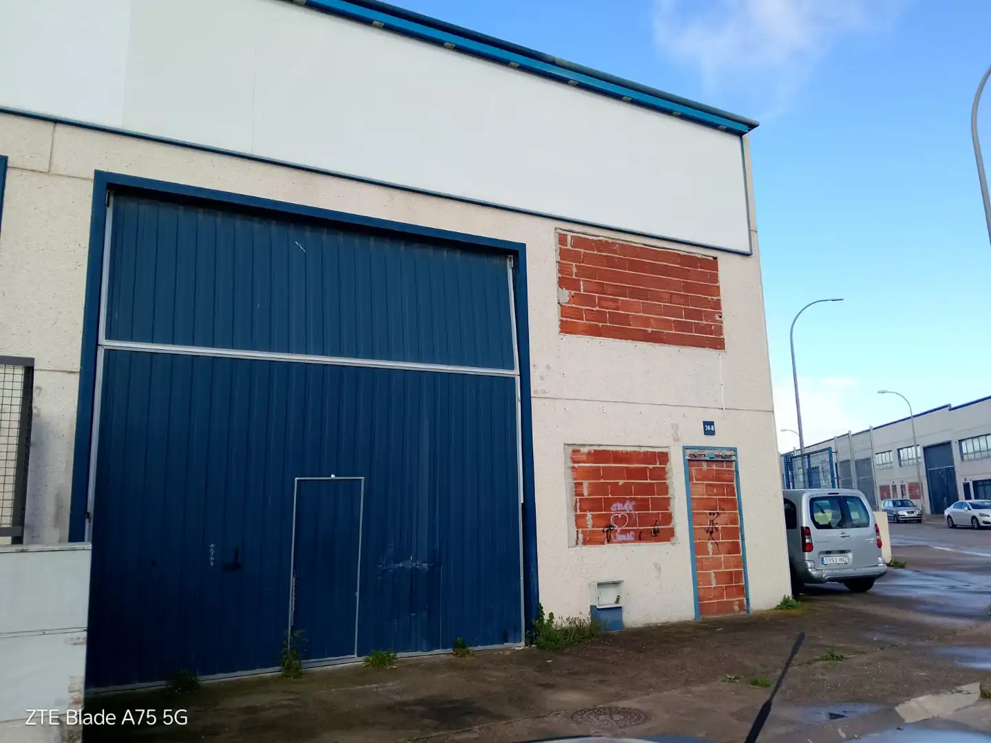 Vista exterior de Nave industrial en venta en El Viso de San Juan