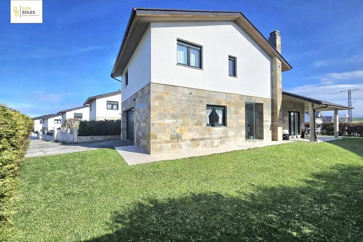 Vista exterior de Casa o chalet en venta en Santa Cruz de Bezana con Calefacción, Jardín privado y Terraza