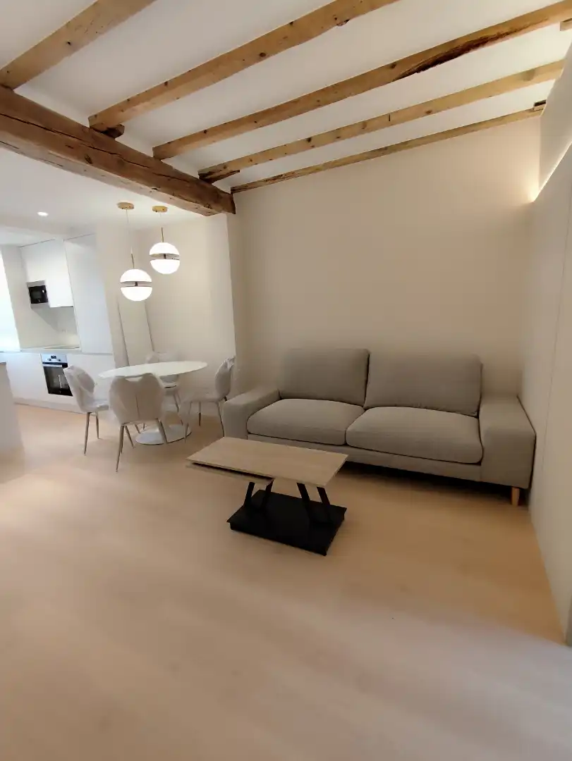 Sala d'estar de Pis en venda en Burgos amb Parquet