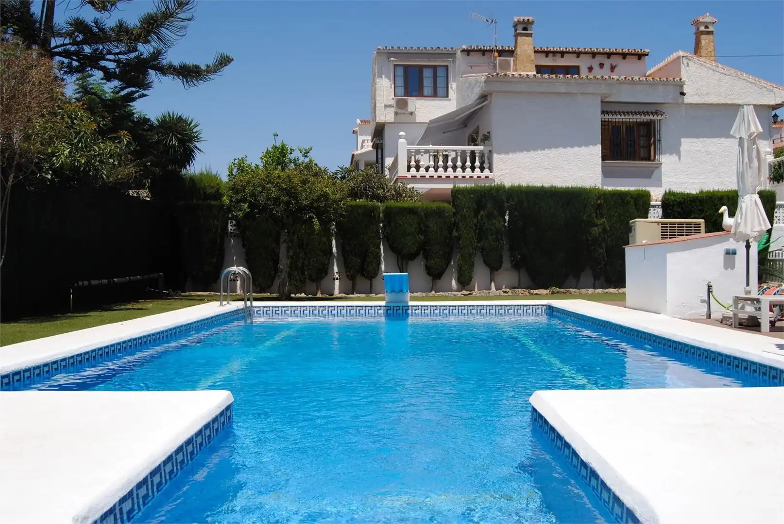 Piscina de Casa o chalet en venta en Vélez-Málaga con Aire acondicionado, Jardín privado y Terraza