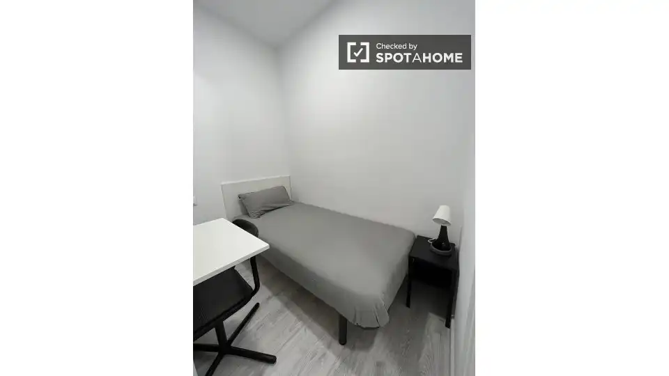 Bedroom of Flat for share in Sants - Montjuïc
