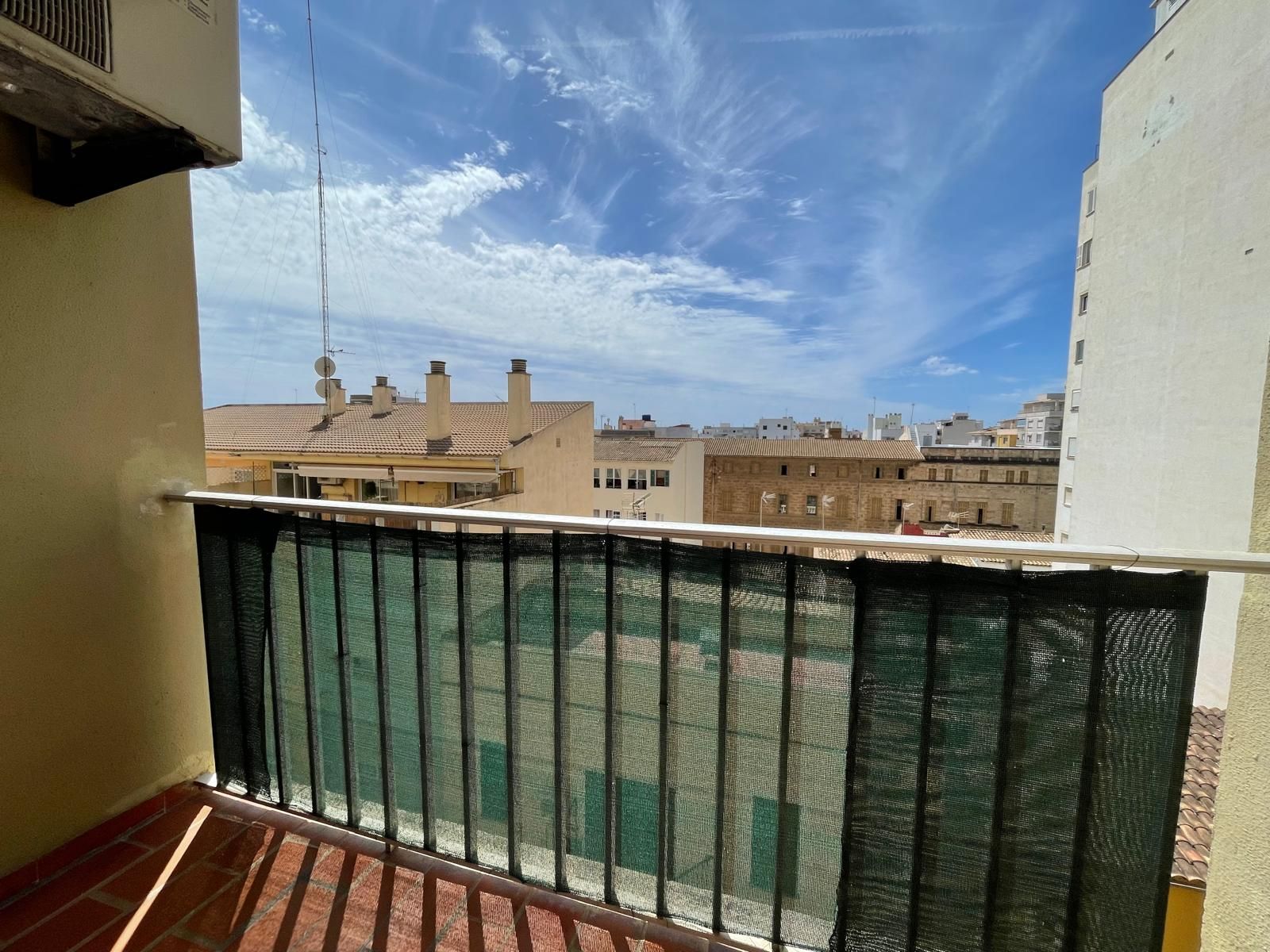 Vista exterior de Apartament de lloguer en  Palma de Mallorca amb Aire condicionat