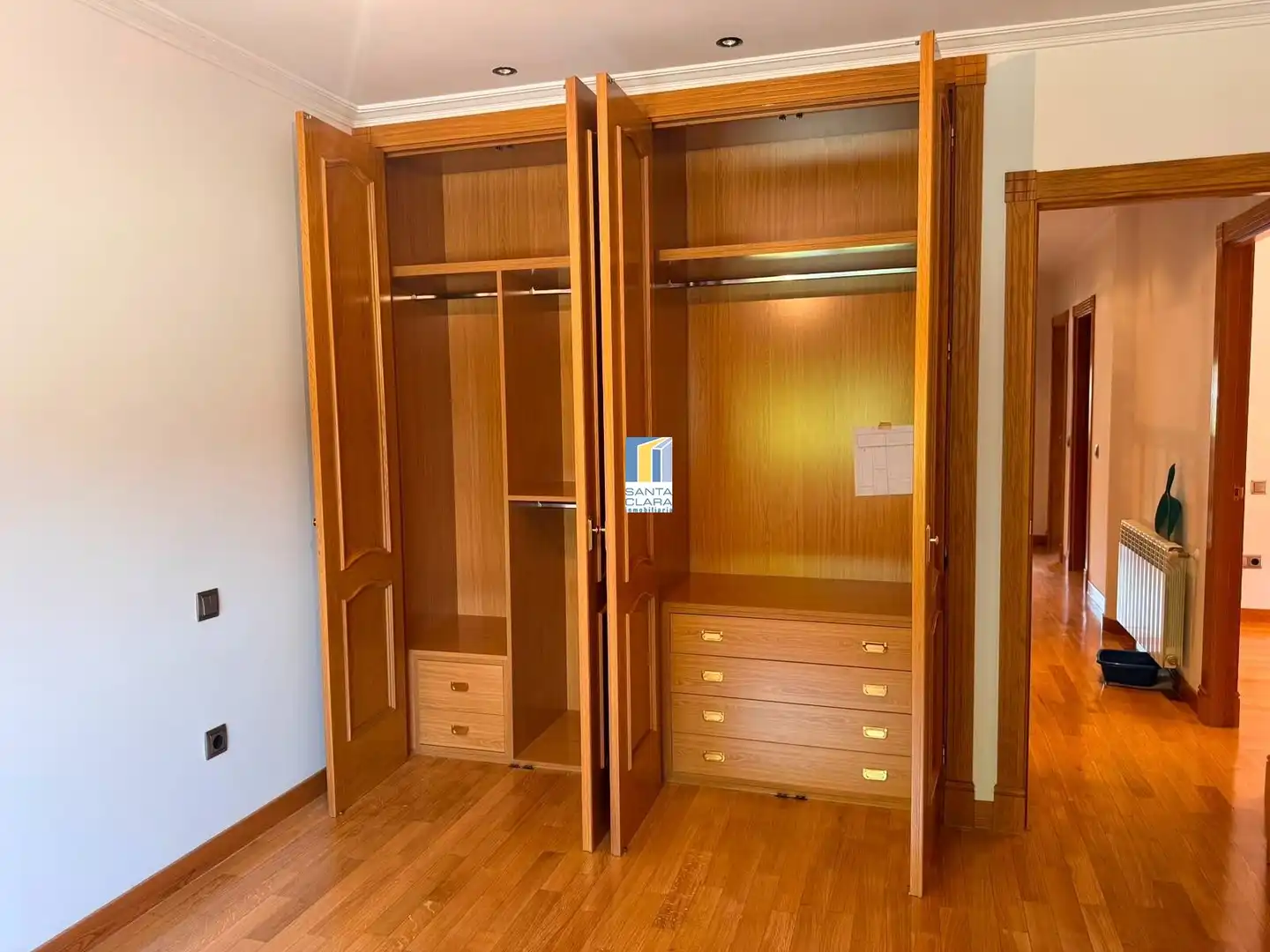 Dormitori de Casa adosada en venda en Zamora Capital  amb Calefacció, Jardí privat i Parquet